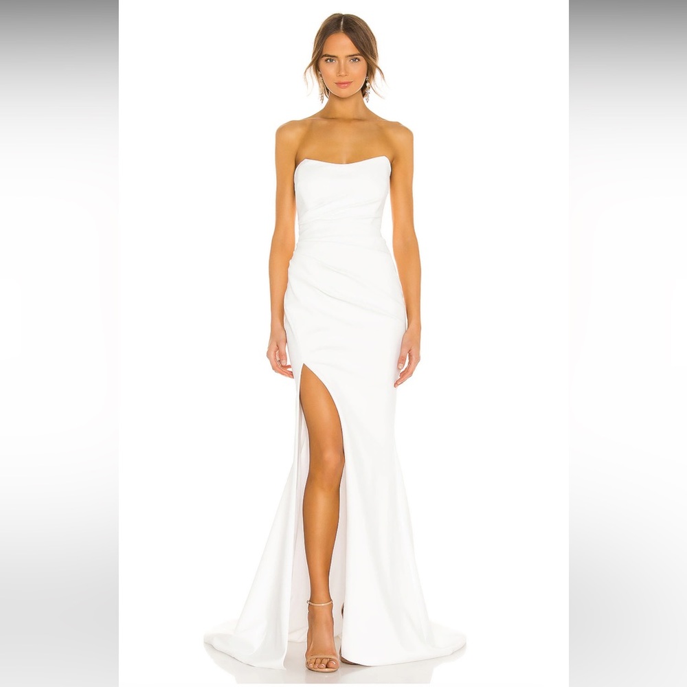 X NOEL AND JEAN Divinity Gown in Ivory floor length gown with train. Size S